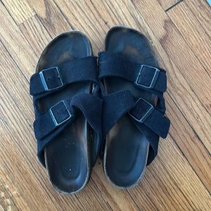 Birkenstocks size 40 (US 9)